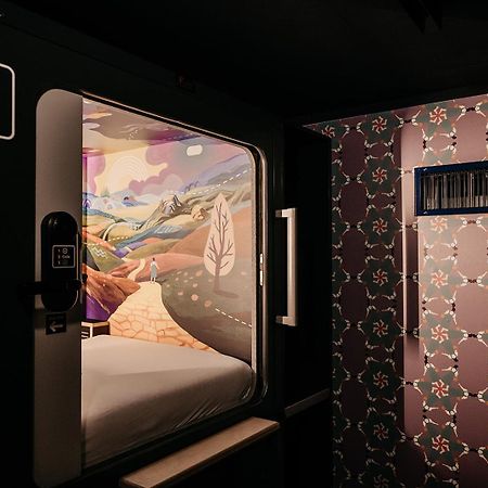 Capsule Hotel - Lucerne Old Town Ngoại thất bức ảnh