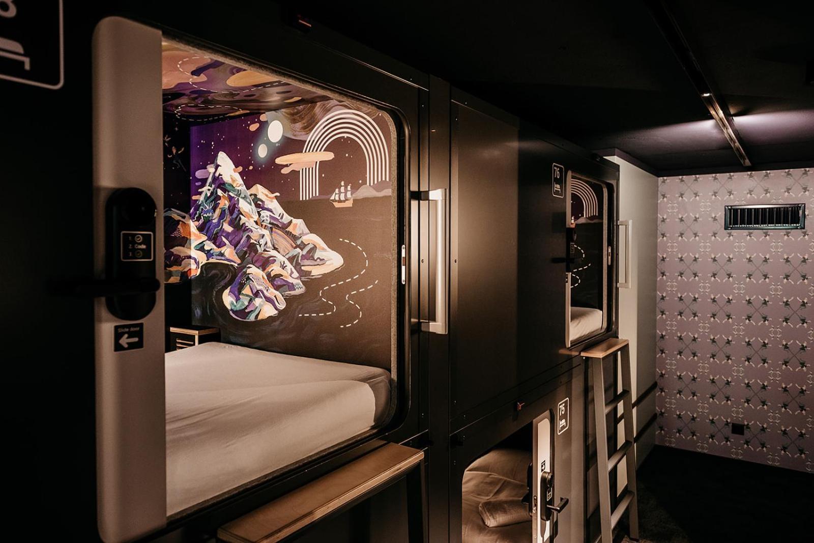 Capsule Hotel - Lucerne Old Town Ngoại thất bức ảnh