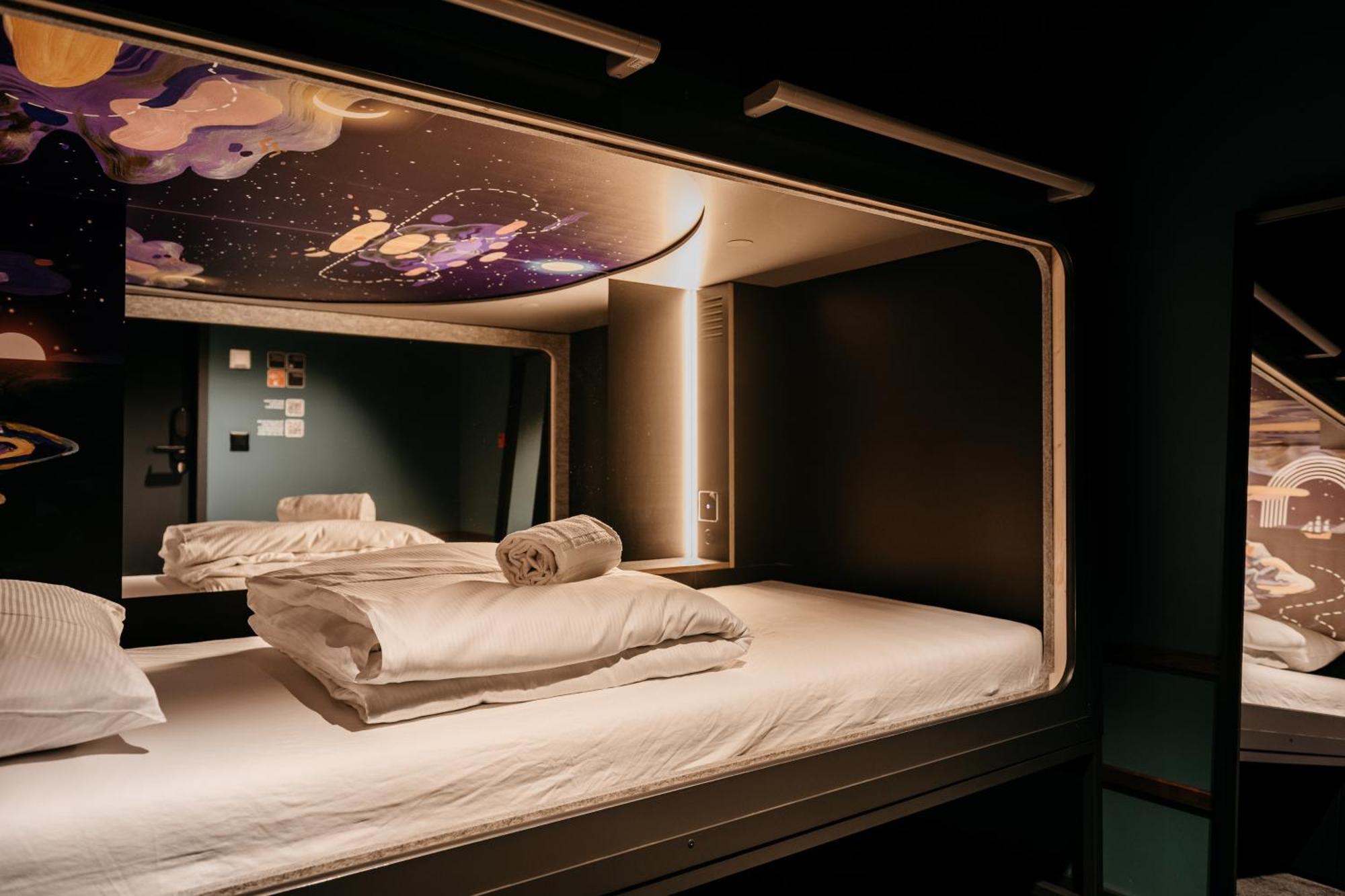 Capsule Hotel - Lucerne Old Town Ngoại thất bức ảnh