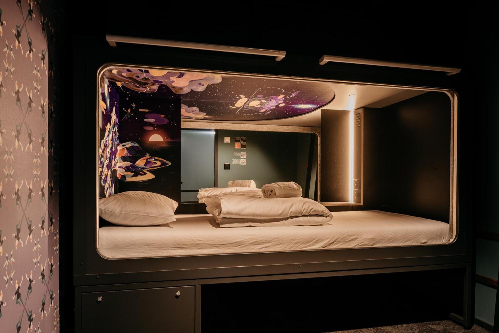 Capsule Hotel - Lucerne Old Town Ngoại thất bức ảnh