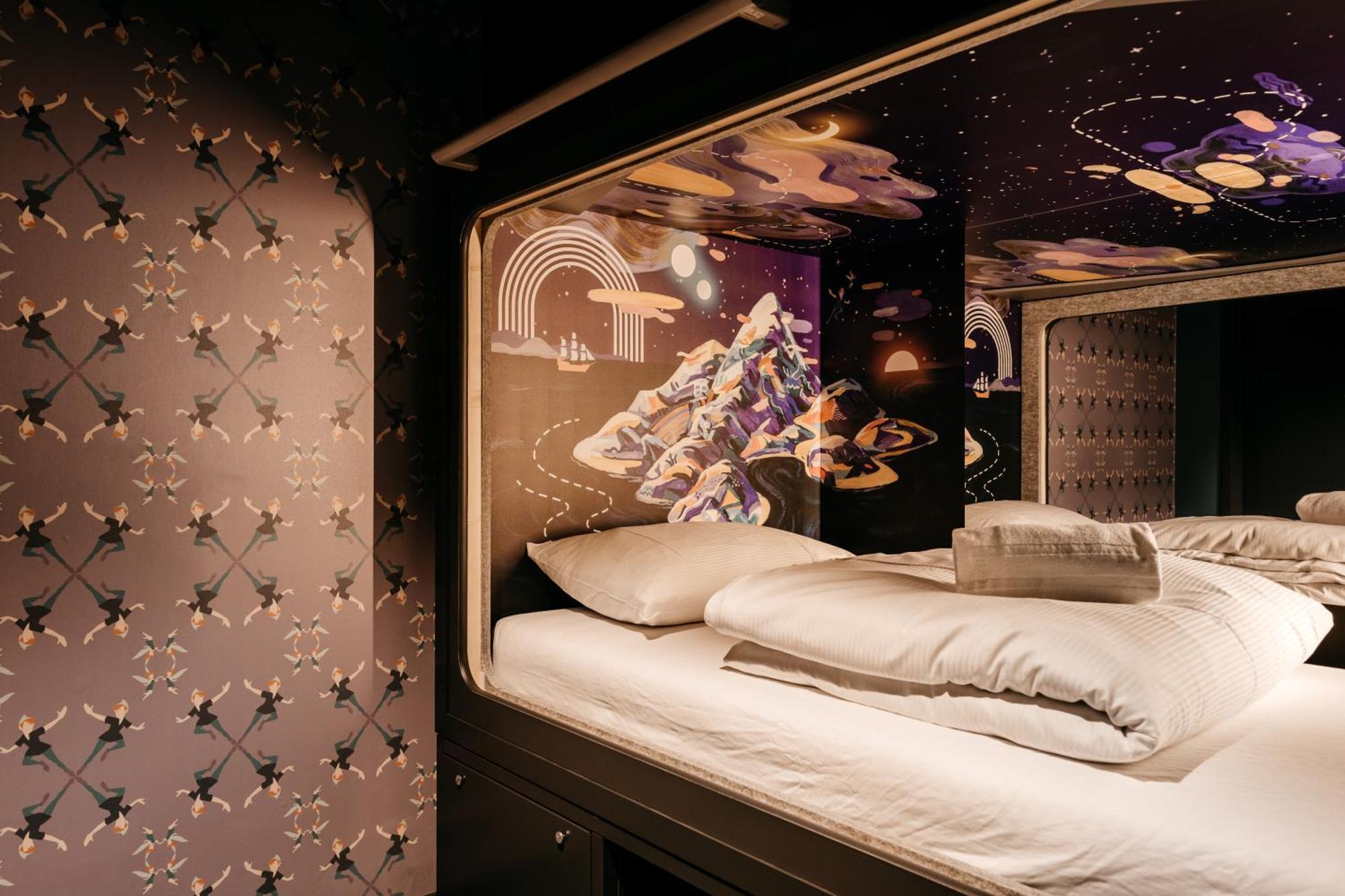 Capsule Hotel - Lucerne Old Town Ngoại thất bức ảnh