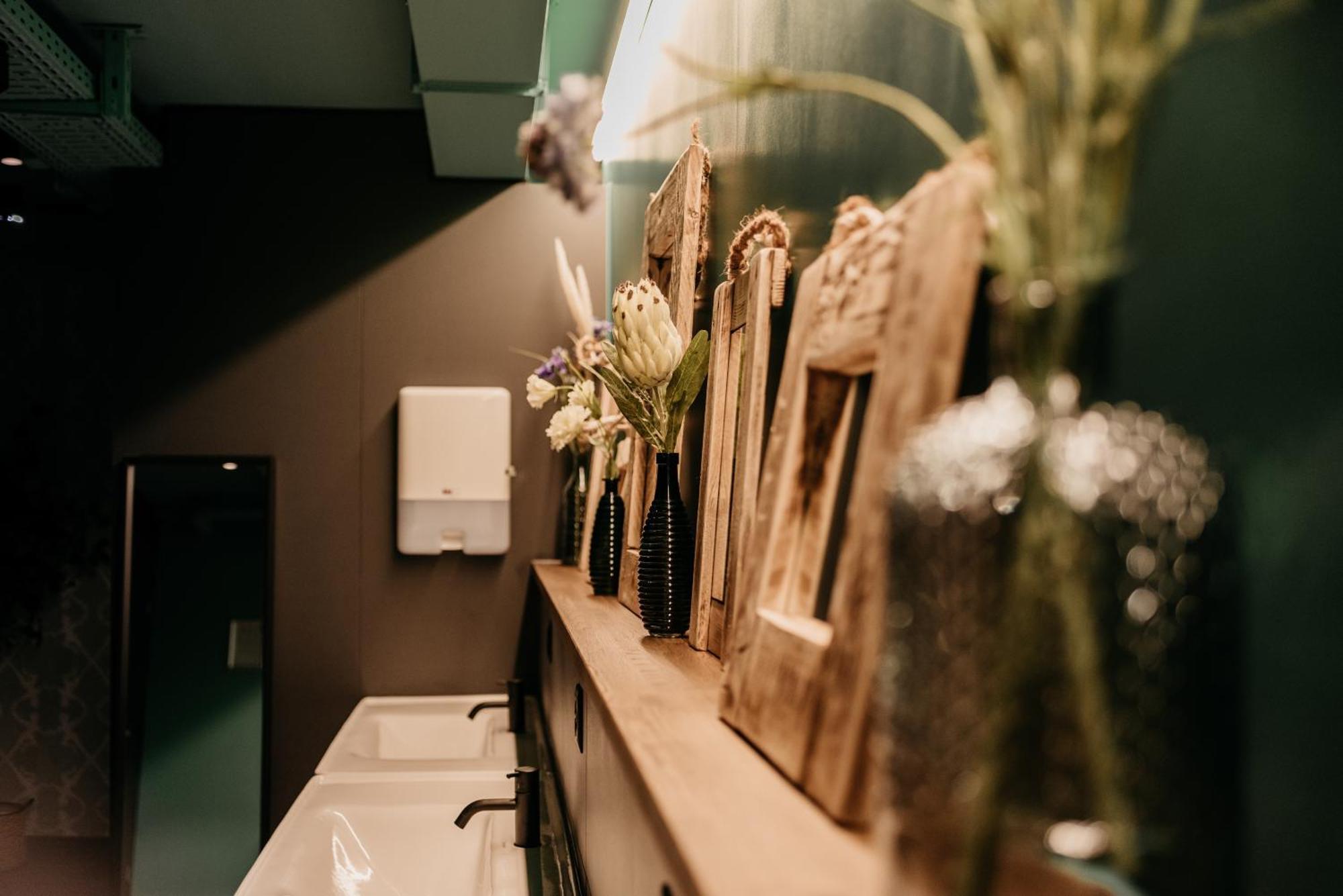 Capsule Hotel - Lucerne Old Town Ngoại thất bức ảnh