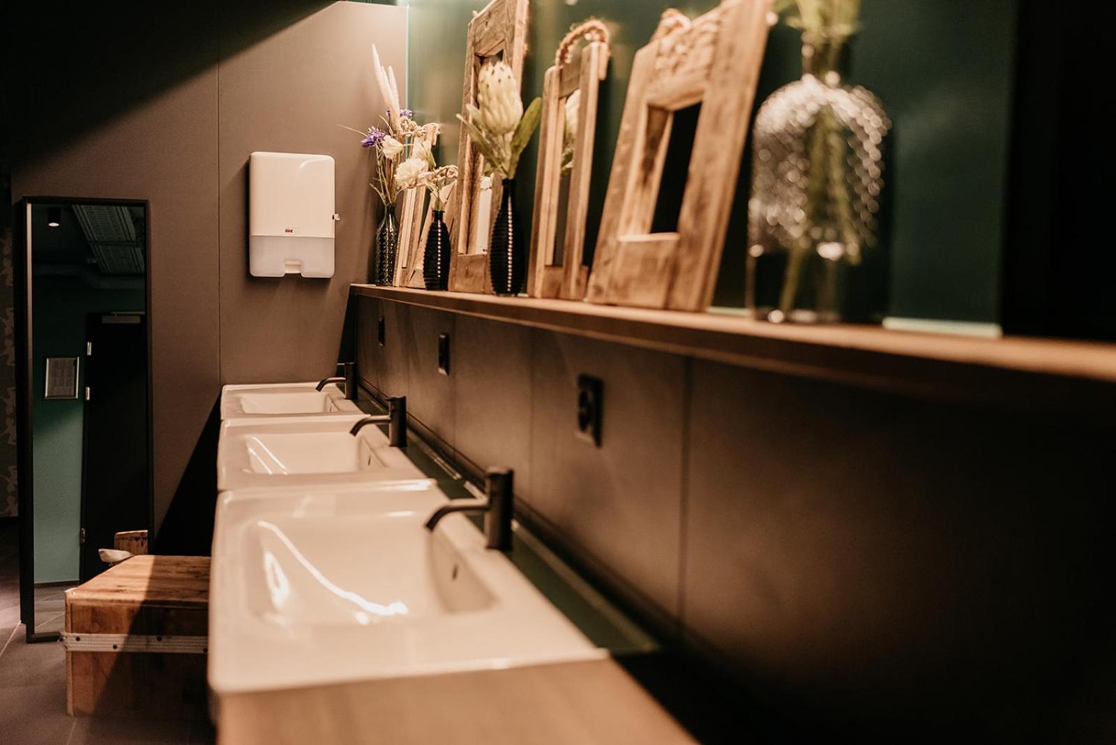 Capsule Hotel - Lucerne Old Town Ngoại thất bức ảnh